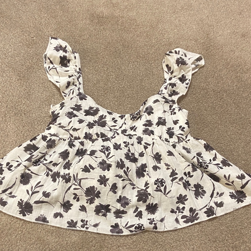 URBAN Romantics Floral Camisole in Black and Cream